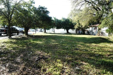 801 NW 80th St Miami FL 33150