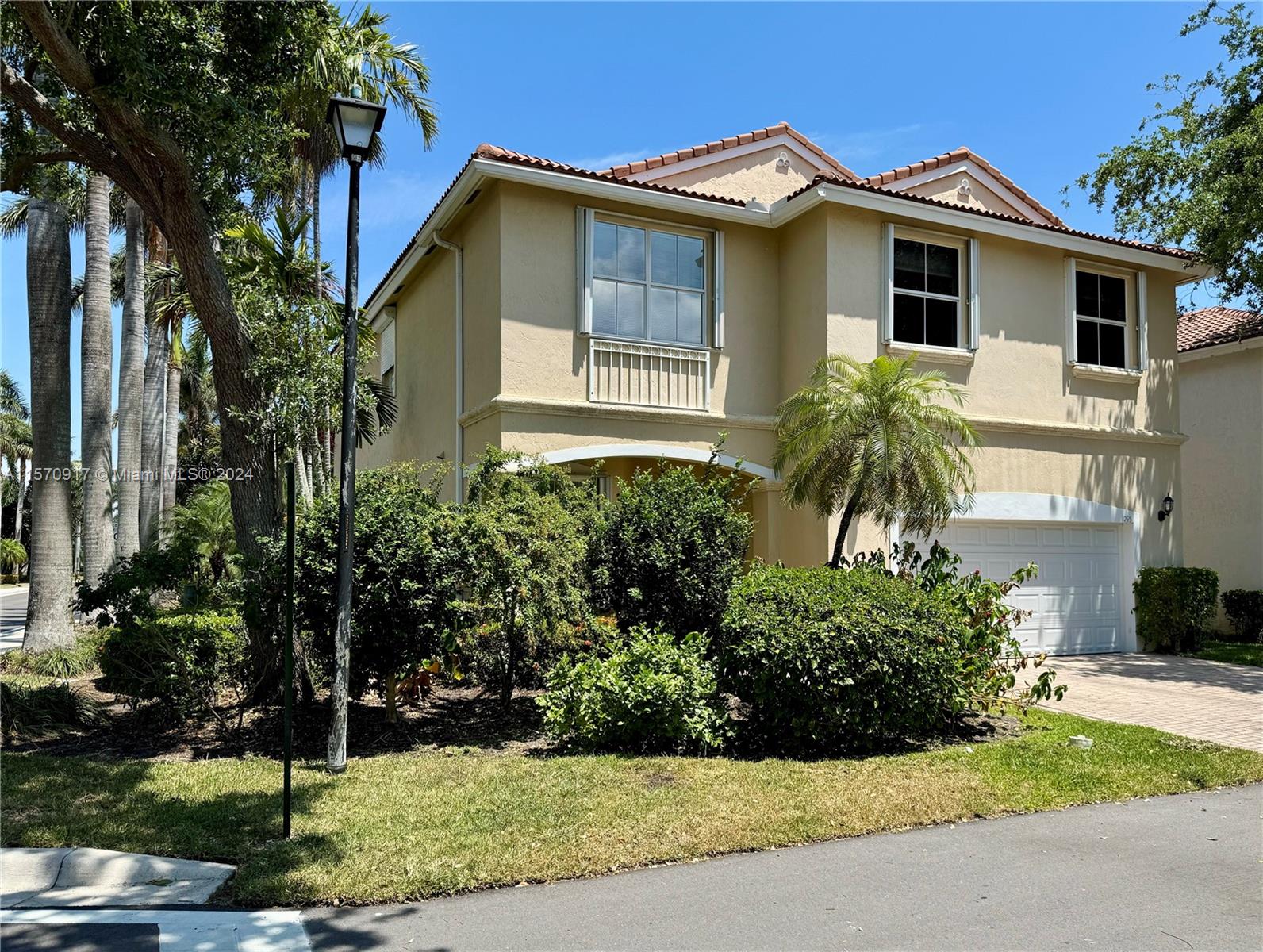Property for Sale at 1095 Scarlet Oak St St, Hollywood, Broward County, Florida - Bedrooms: 4 
Bathrooms: 3  - $885,000