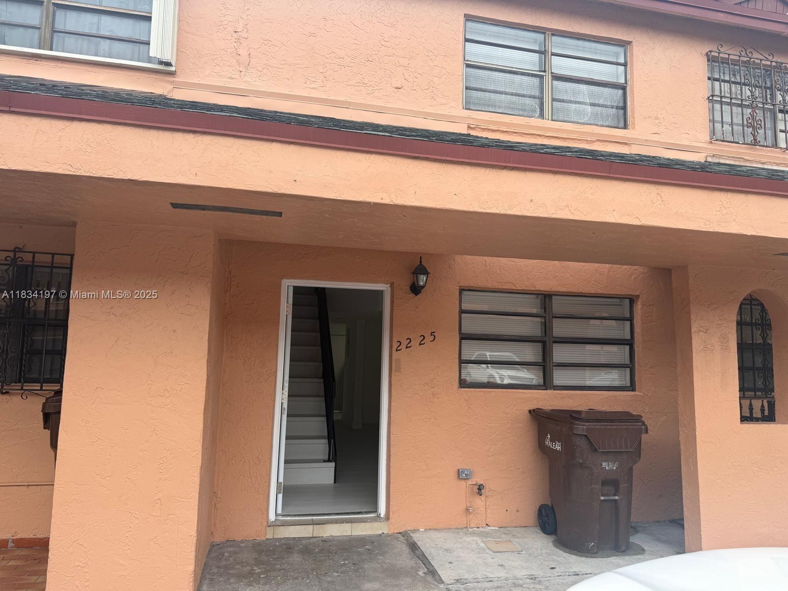 2 bedrooms & 1.5 baths located in the heart of Hialeah. Private fenced in patio. Washer/Dryer in unit. 2 parking spots in front of unit. Easy to show.