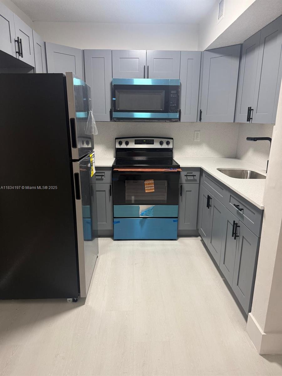 2225 W 53rd Pl 2225