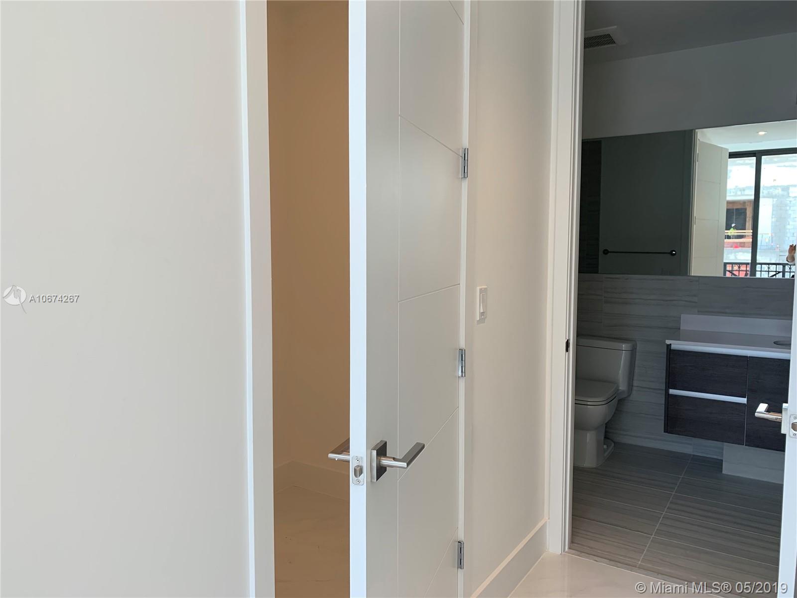 MERRICK MANOR - Residential Lease