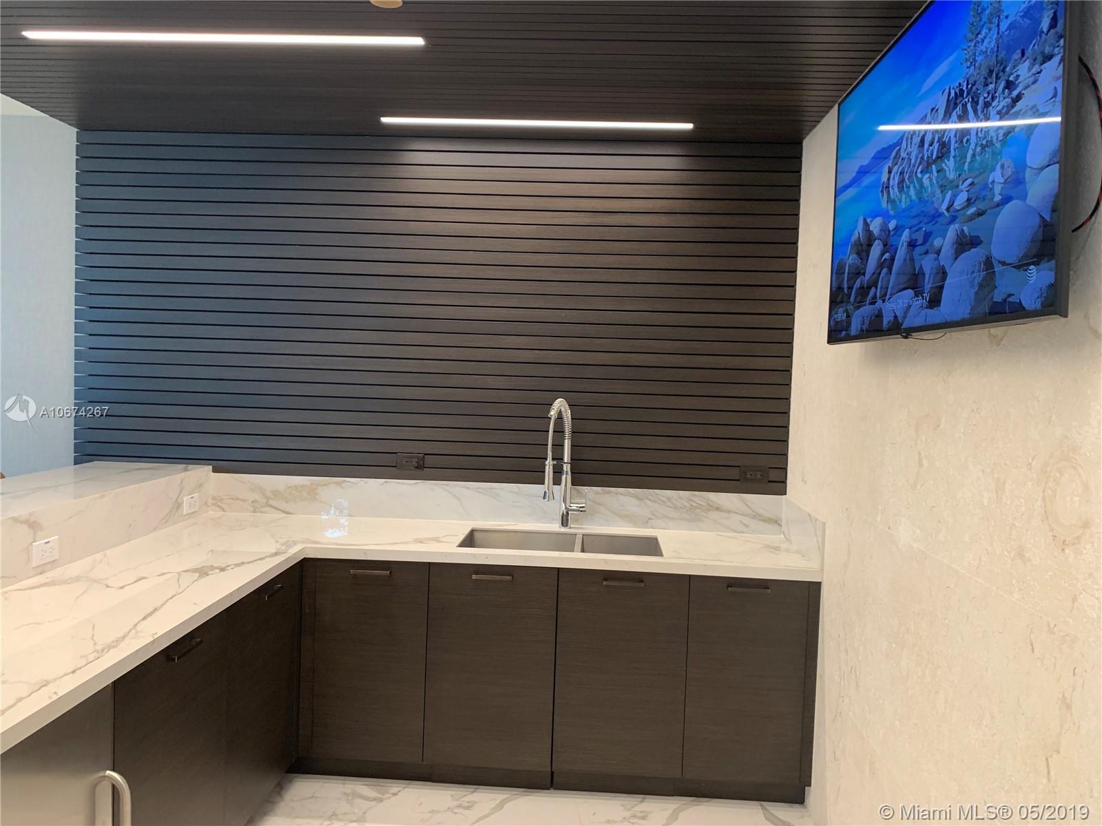 MERRICK MANOR - Residential Lease