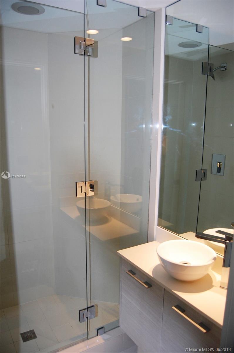 PARAISO BAY CONDO - Residential Lease
