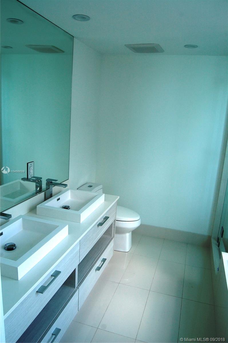 PARAISO BAY CONDO - Residential Lease