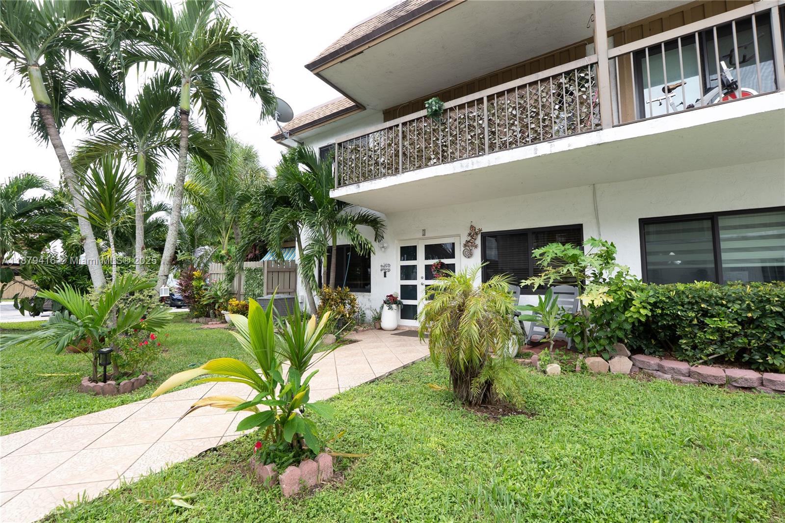 WOODS LANDING CONDO PH I - Residential