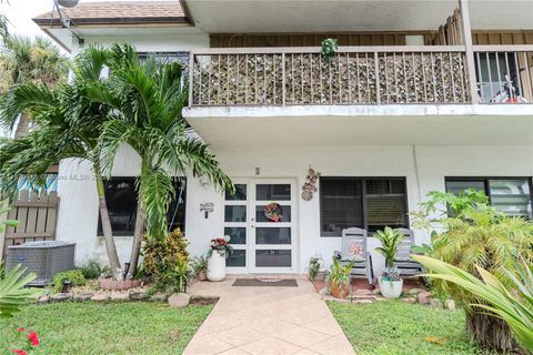 6865 NW 169th St D Hialeah FL 33015