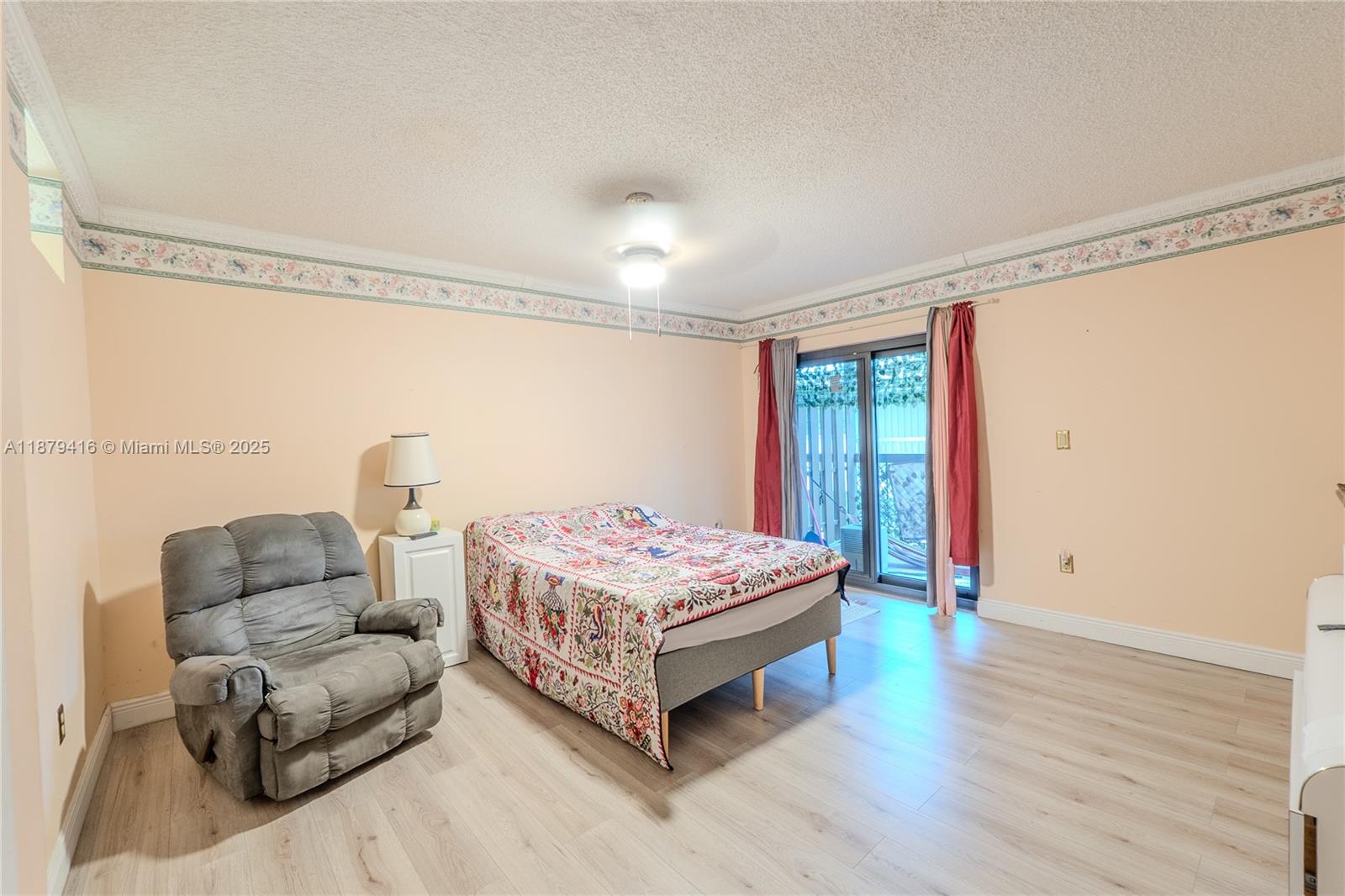 WOODS LANDING CONDO PH I - Residential