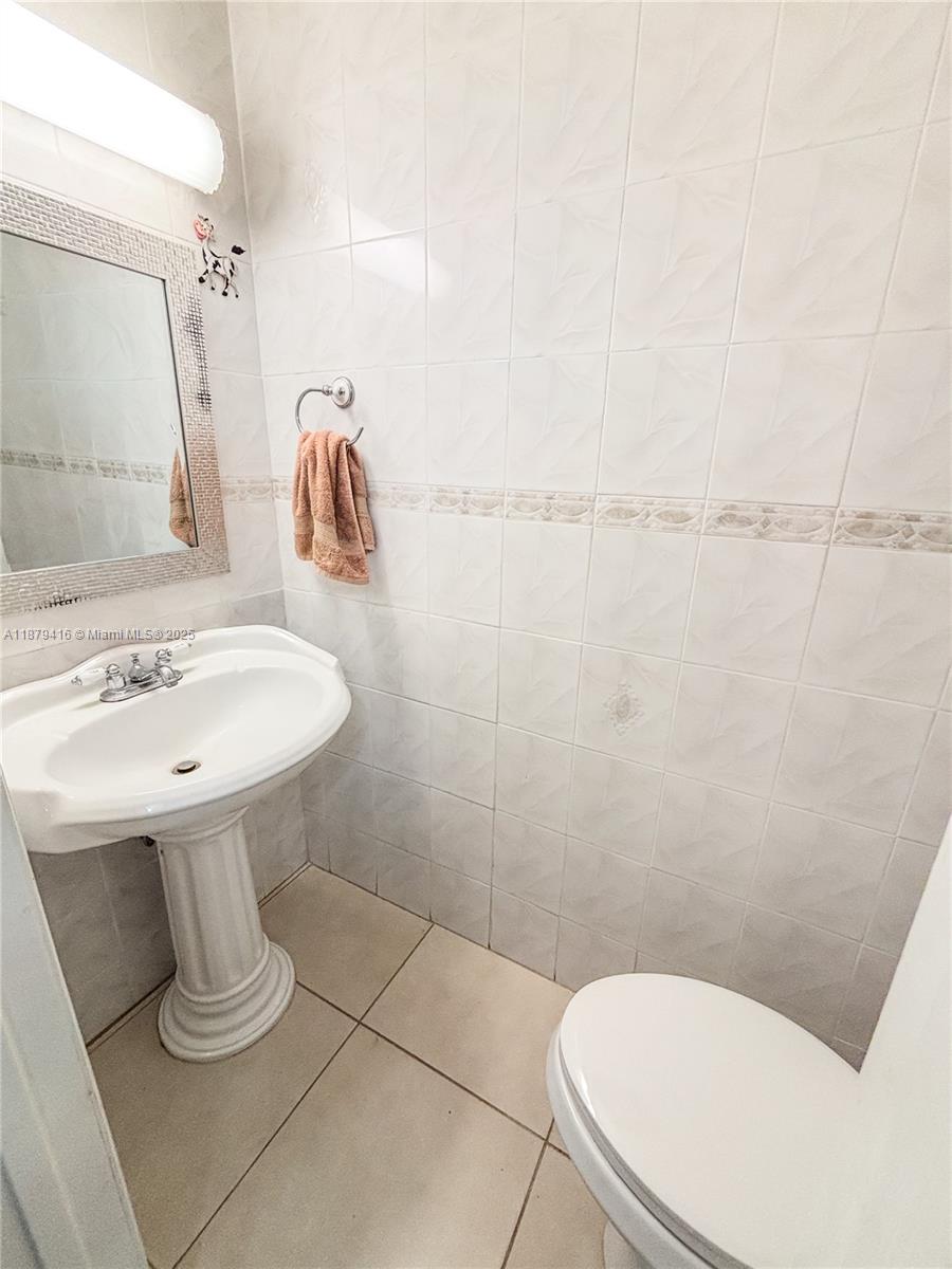 WOODS LANDING CONDO PH I - Residential