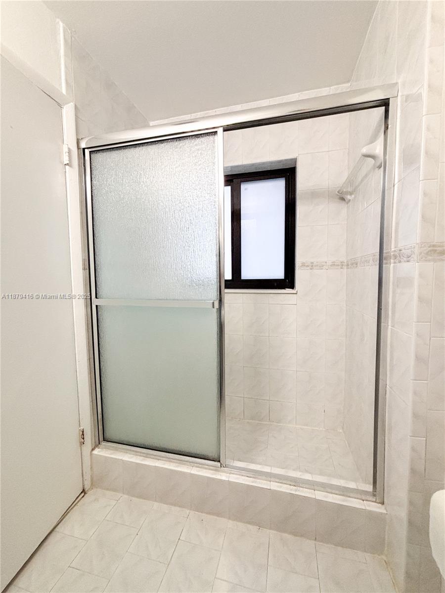 WOODS LANDING CONDO PH I - Residential