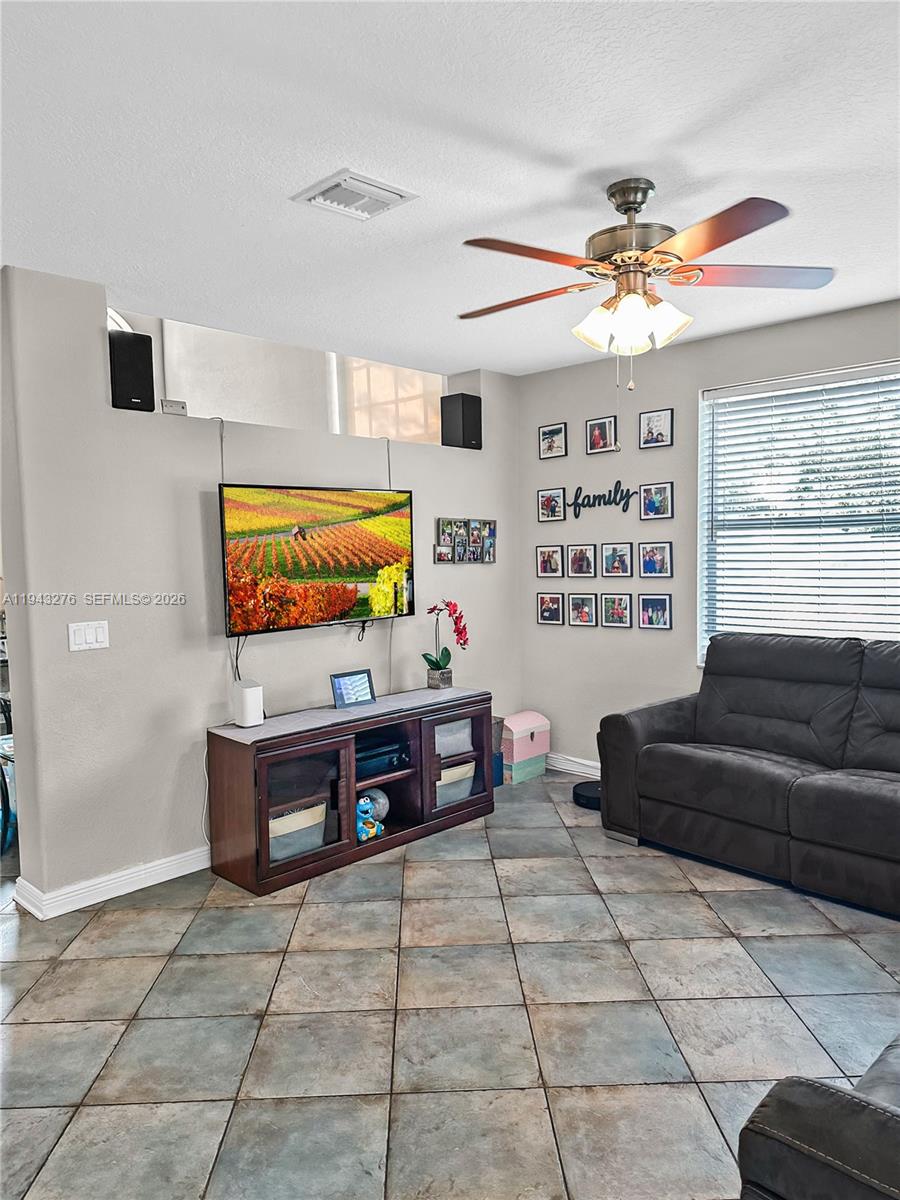 MADISON GREEN 1 PAR B - Residential