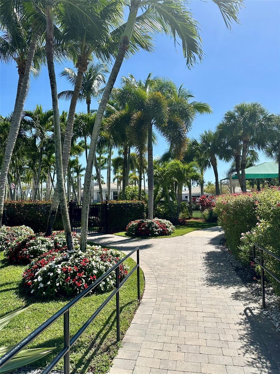 MADISON GREEN 1 PAR B - Residential