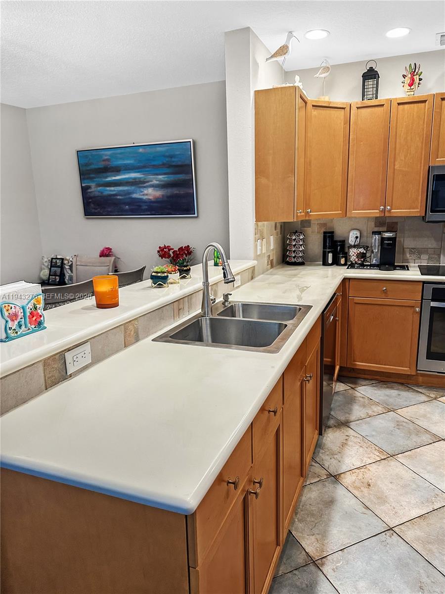 MADISON GREEN 1 PAR B - Residential