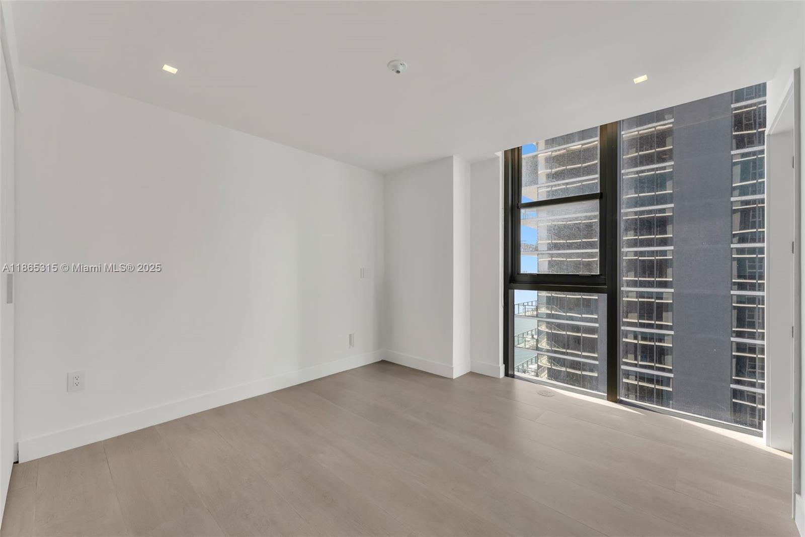 ARIA RESERVE - Residential