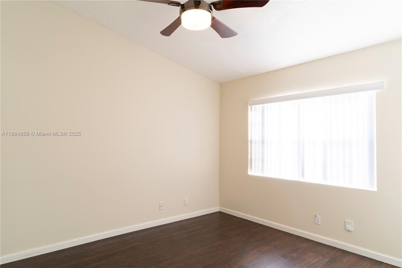 COUNTRY ISLES PHASE II - Residential Lease