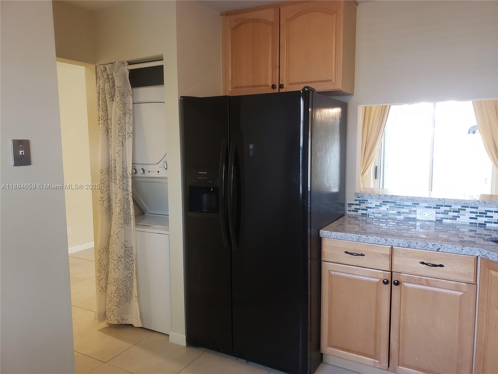 COUNTRY ISLES PHASE II - Residential Lease