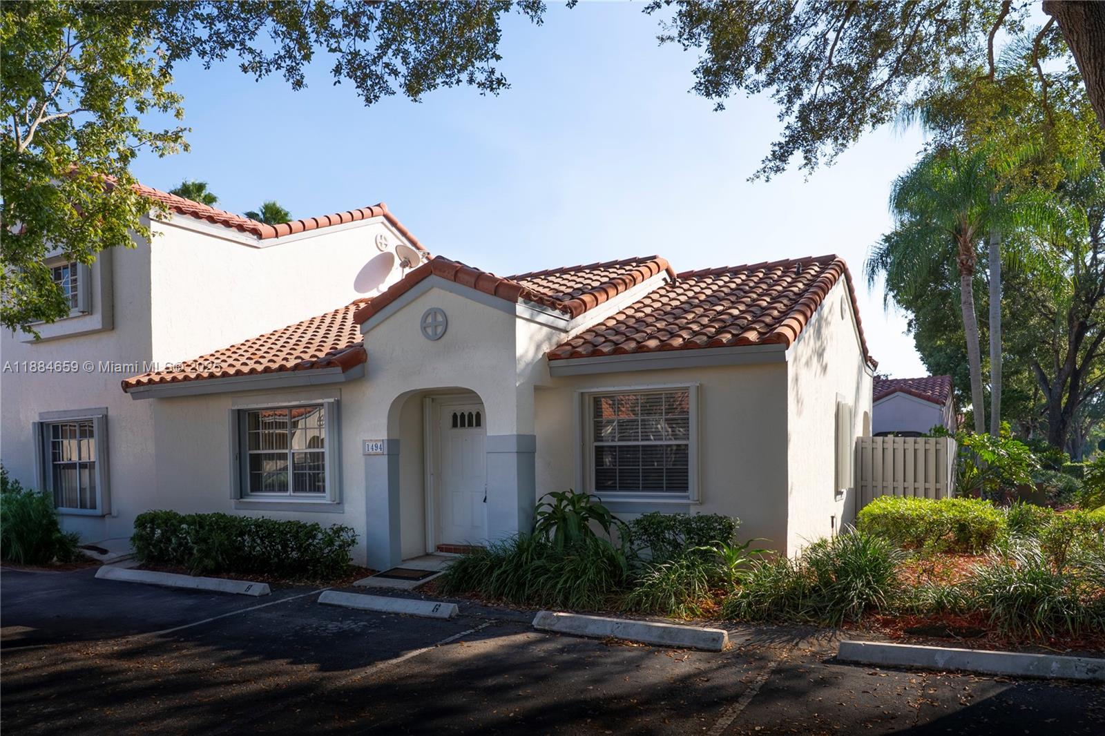 COUNTRY ISLES PHASE II - Residential Lease