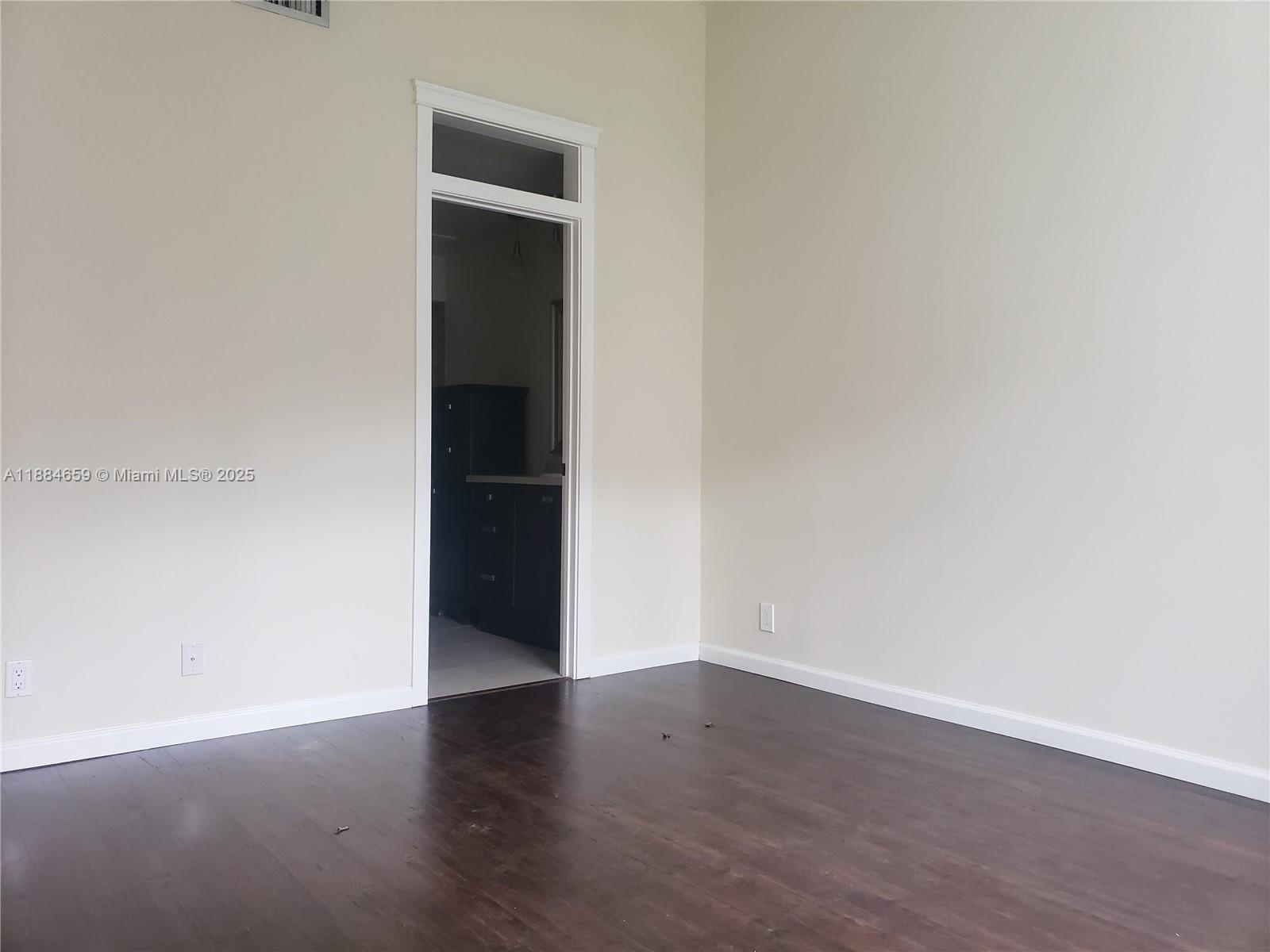COUNTRY ISLES PHASE II - Residential Lease
