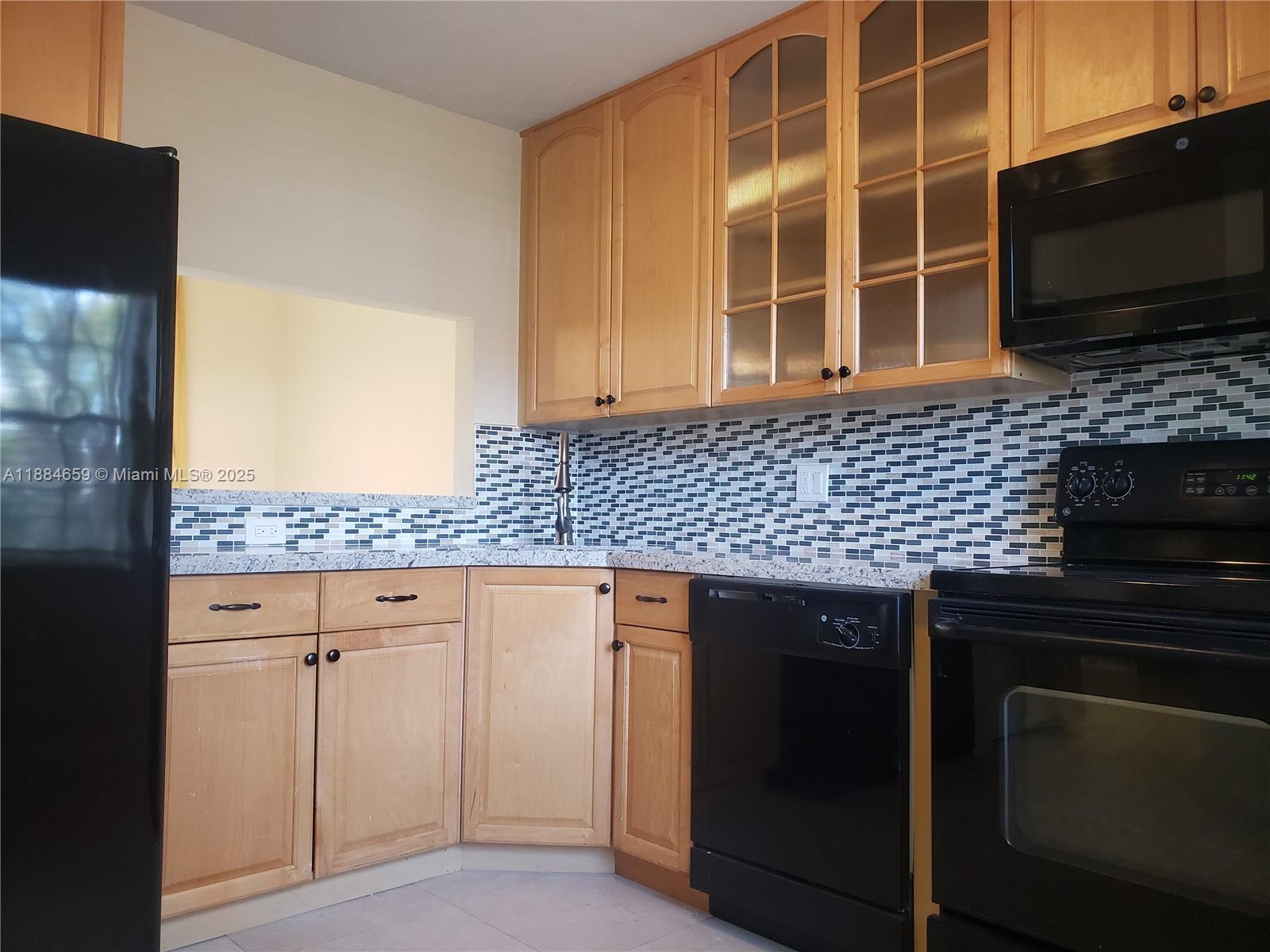 COUNTRY ISLES PHASE II - Residential Lease