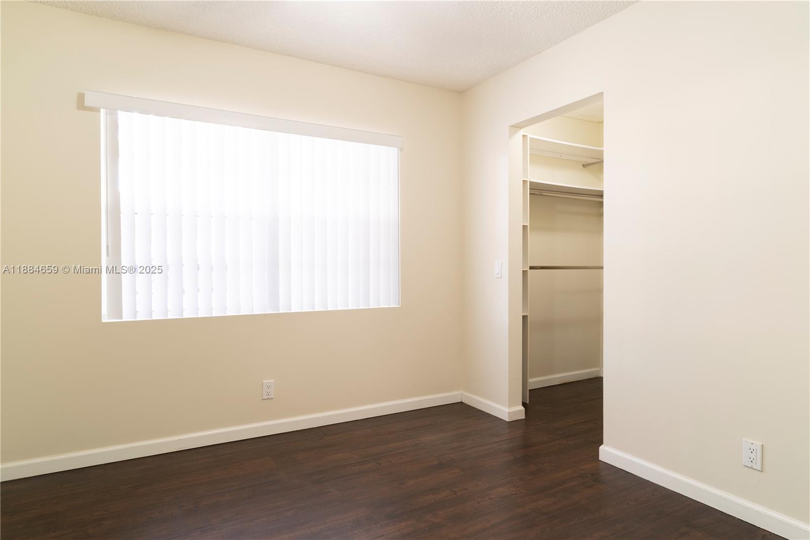 COUNTRY ISLES PHASE II - Residential Lease