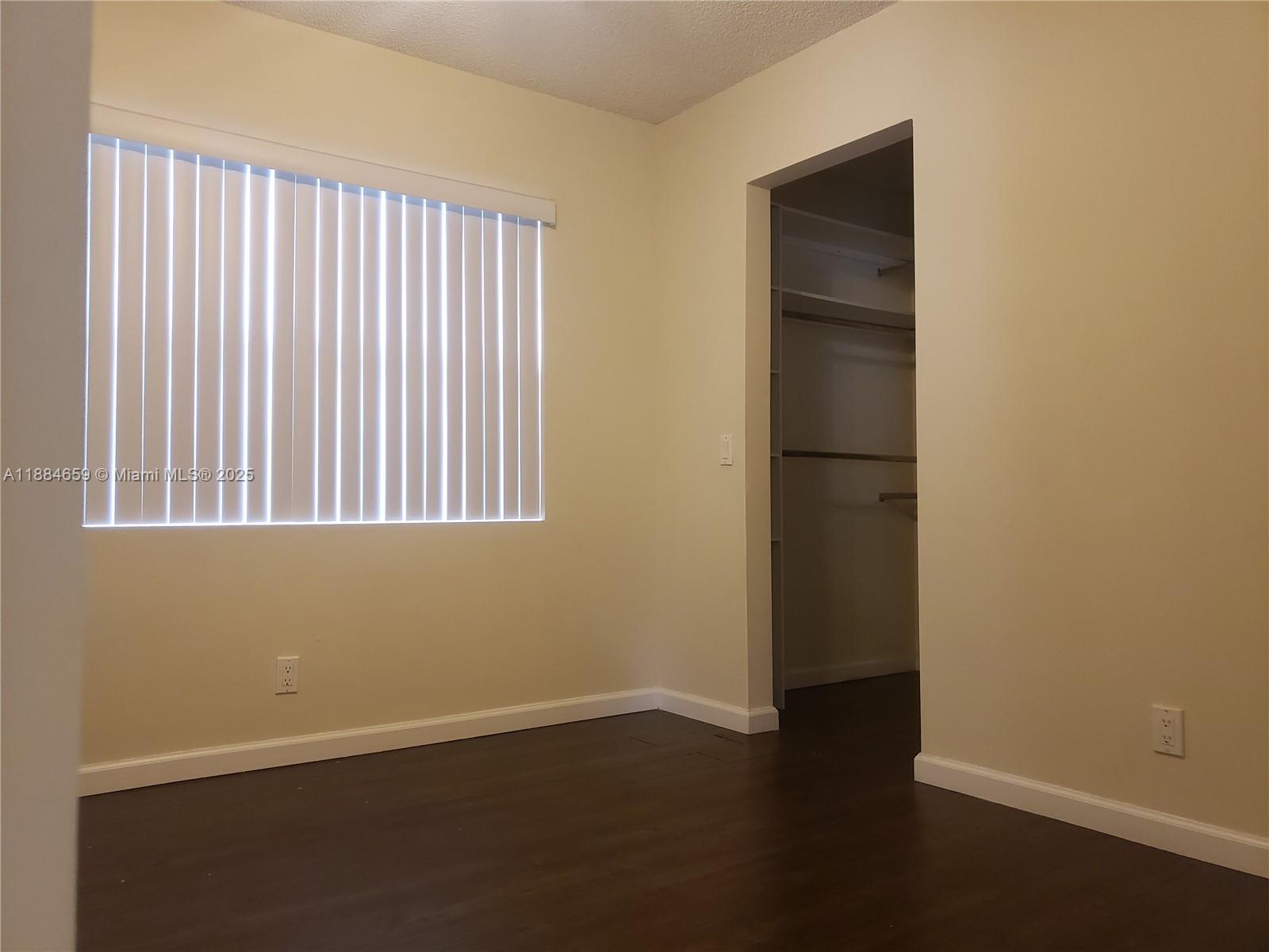 COUNTRY ISLES PHASE II - Residential Lease