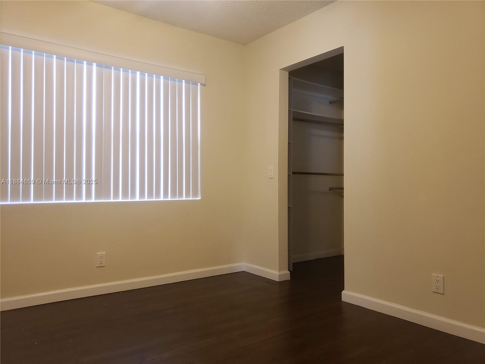 COUNTRY ISLES PHASE II - Residential Lease