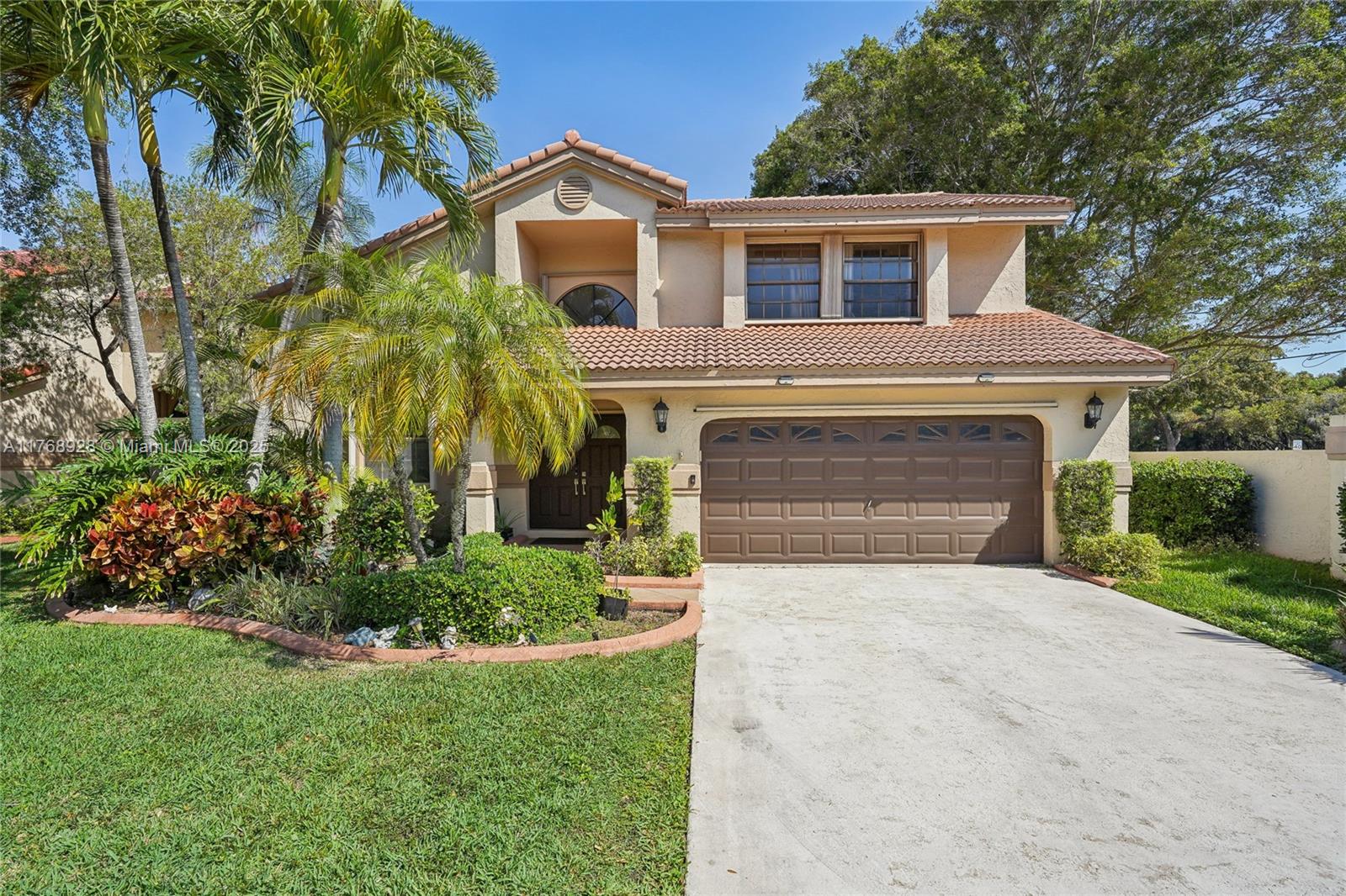 Priced to Sell! This beautiful 4-bed, 3-bath home features a LARGE FIRST-FLOOR PRIMARY SUITE, high ceilings, and plenty of natural light. The updated kitchen boasts a quartz island, new flooring, modern finishes, and new lighting. Enjoy peace of mind with a newer A/C (2024), newer roof, and accordion shutters. Located in the sought-after Minto Plantation 1 community with resort-style amenities, including a pool and tennis courts. A safe and serene neighborhood with easy access to everything. Easy to show!