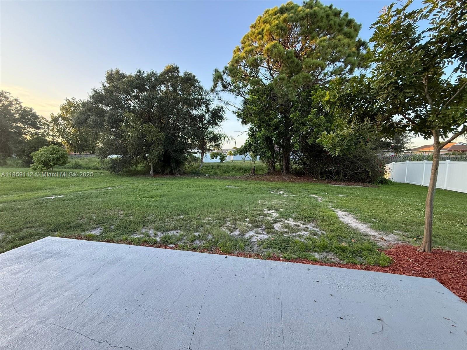711 NW Riverside Dr