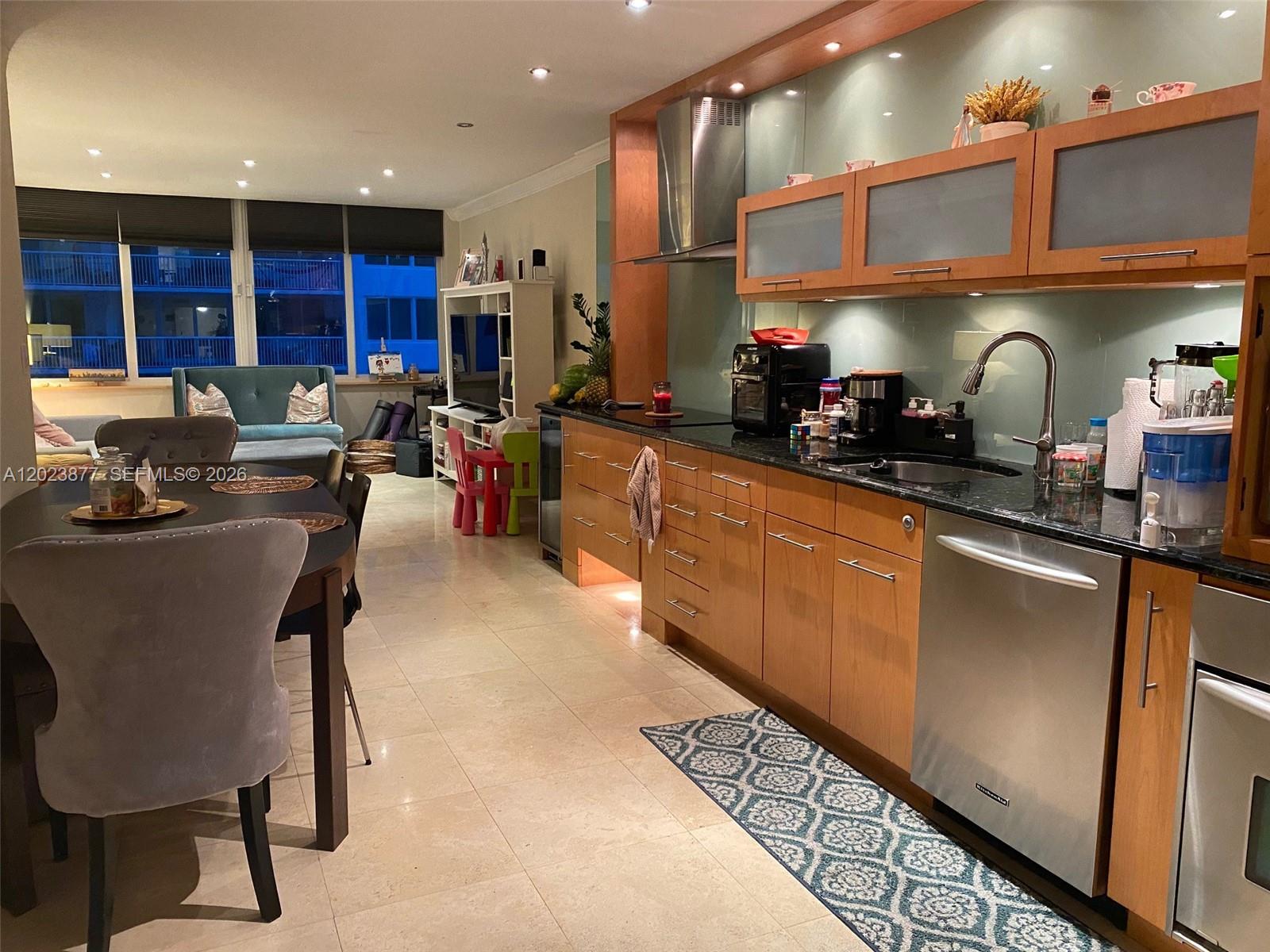 THE CARRIAGE HOUSE - Residential