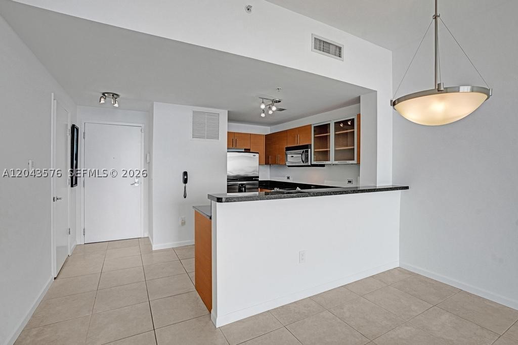 725 NE 22nd St 8B