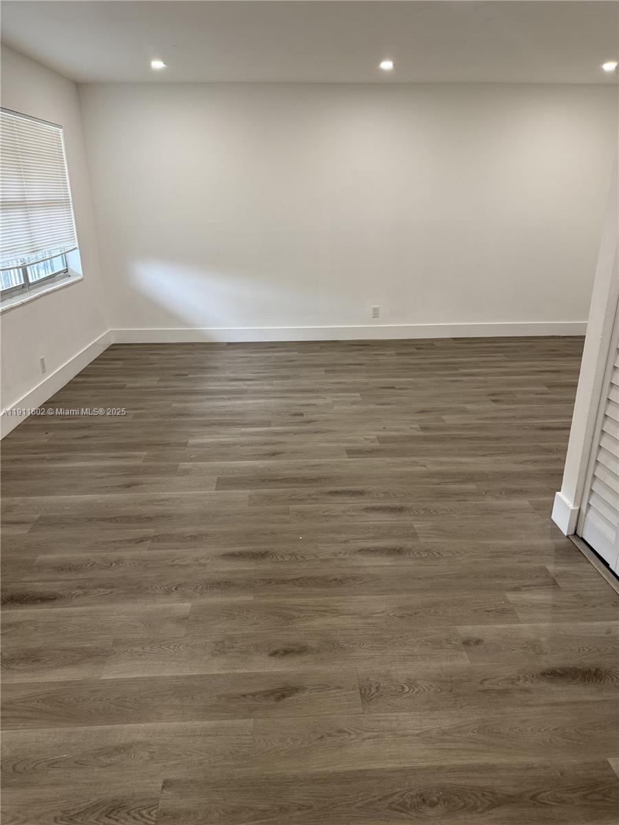 SILVER PALMS CONDO - Residential