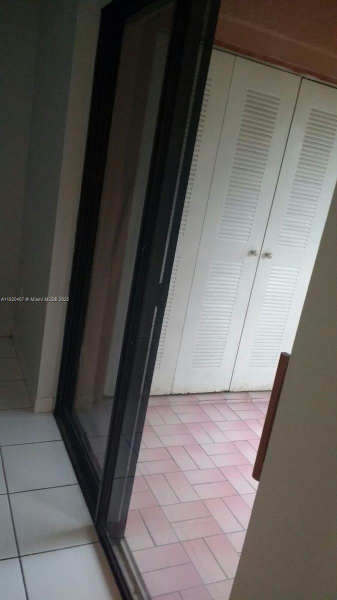 BANYAN TREE CONDO 8 - Residential