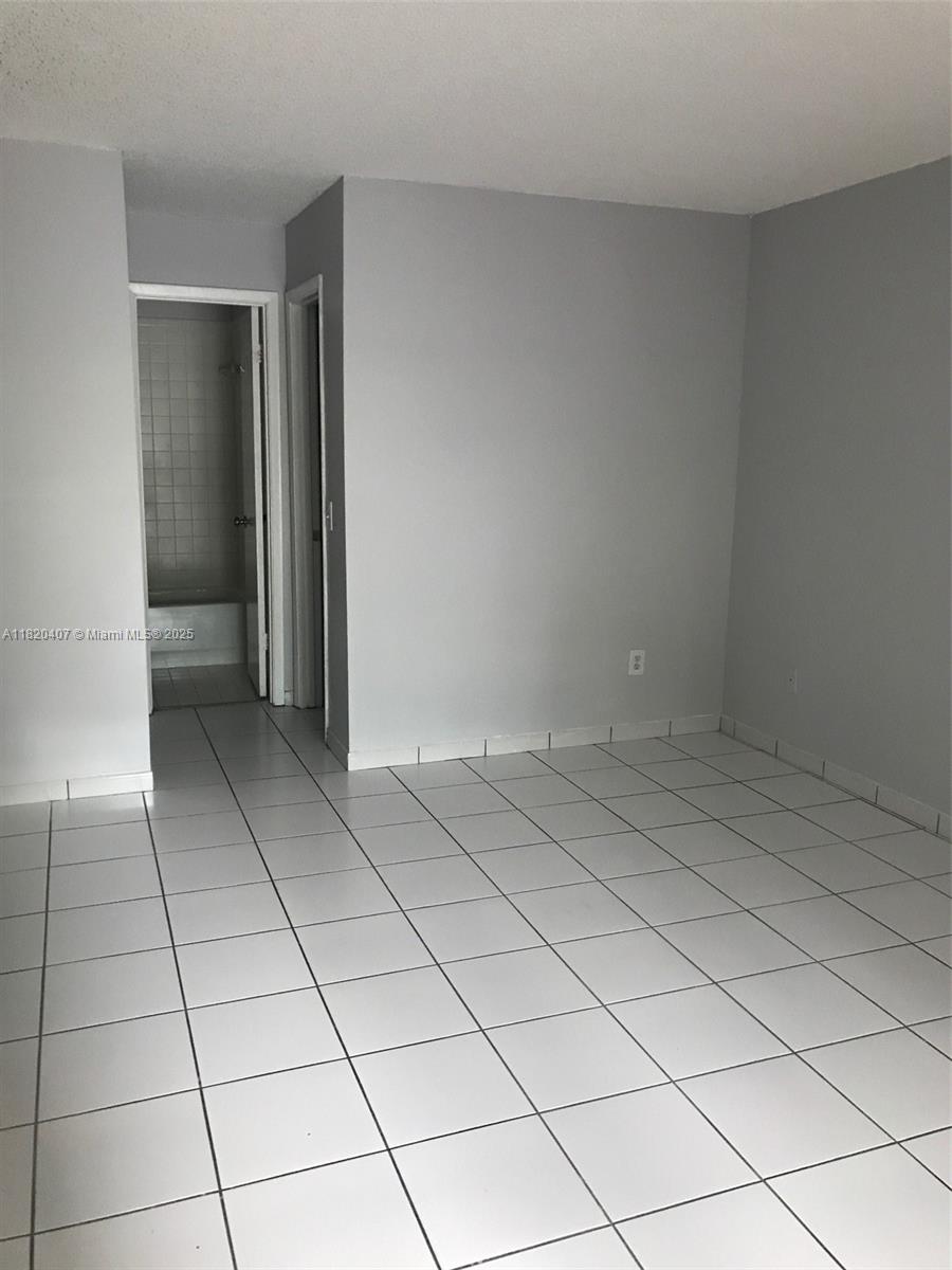 BANYAN TREE CONDO 8 - Residential