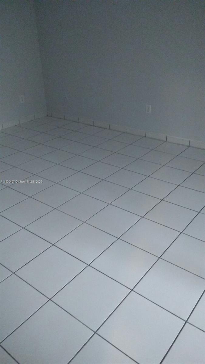 BANYAN TREE CONDO 8 - Residential