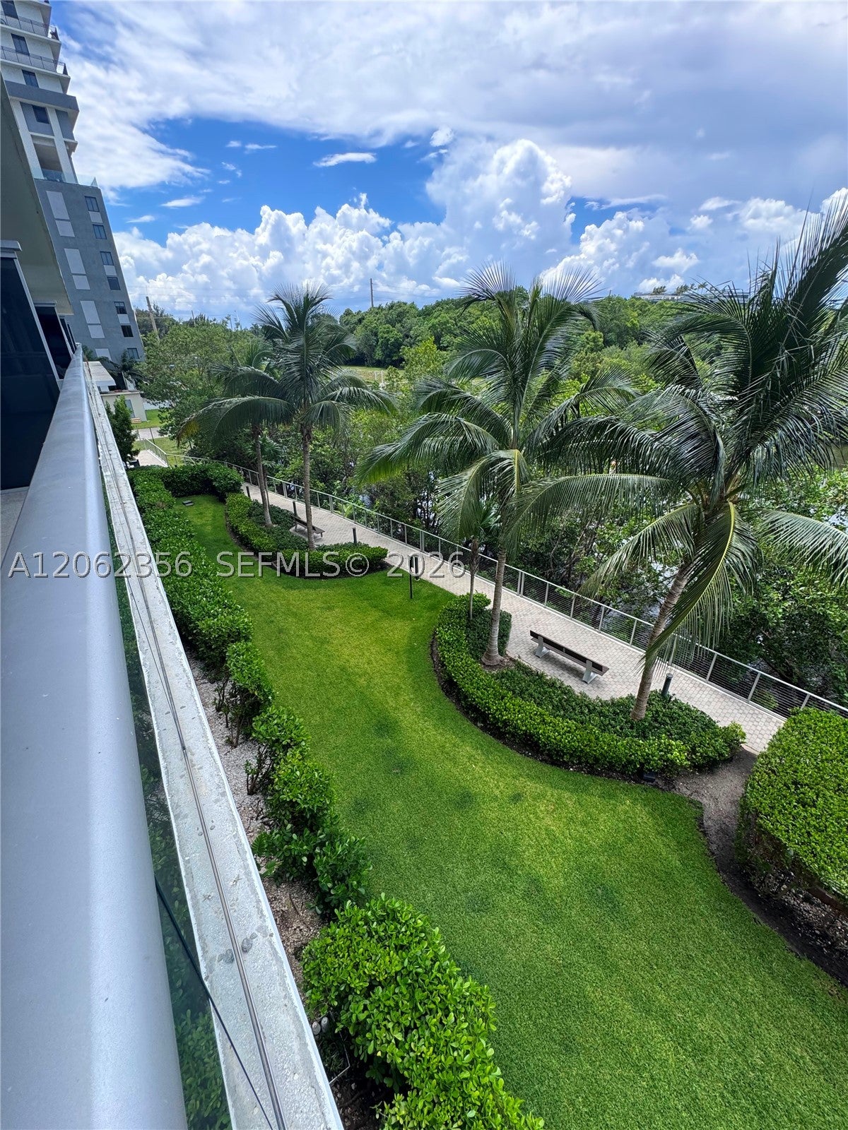 16385 Biscayne Blvd 305