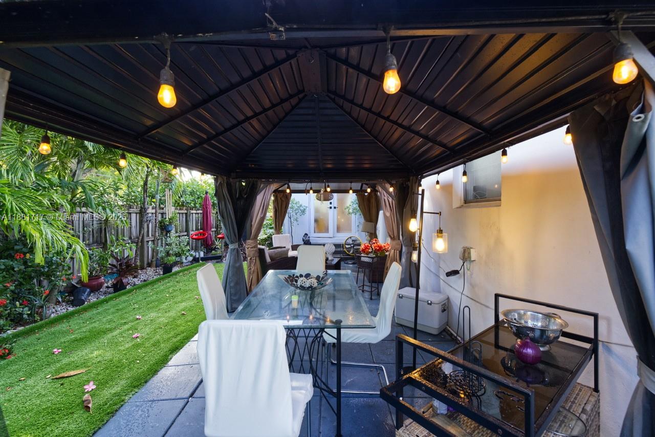 POINCIANNA MANOR SEC 4 - Residential