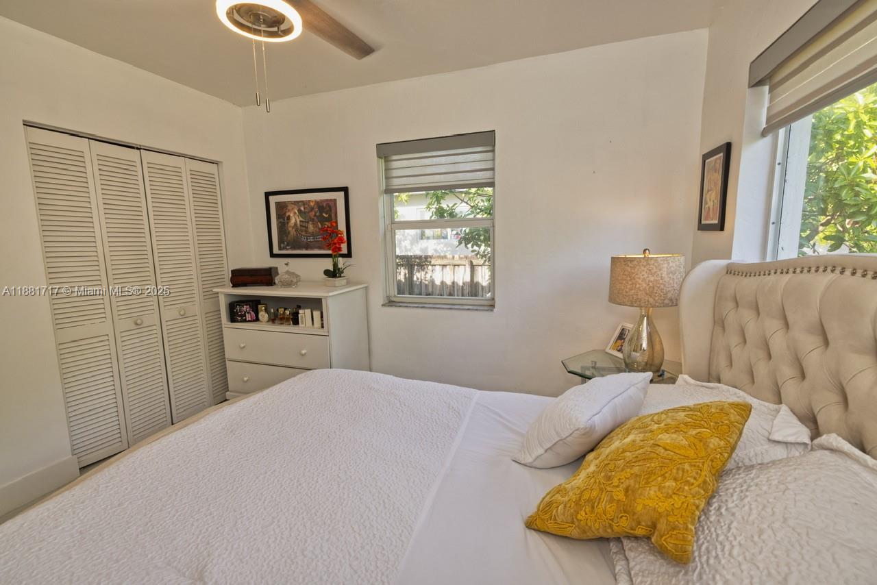 POINCIANNA MANOR SEC 4 - Residential