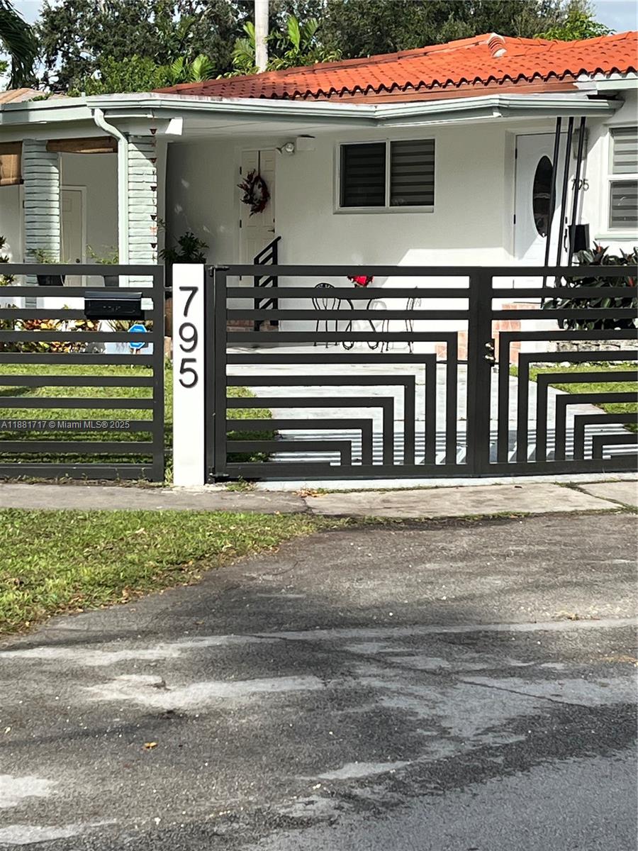 POINCIANNA MANOR SEC 4 - Residential