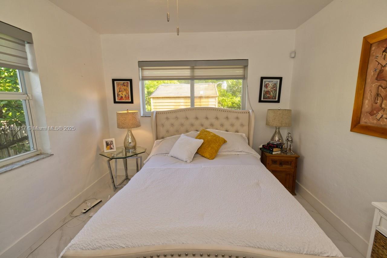 POINCIANNA MANOR SEC 4 - Residential