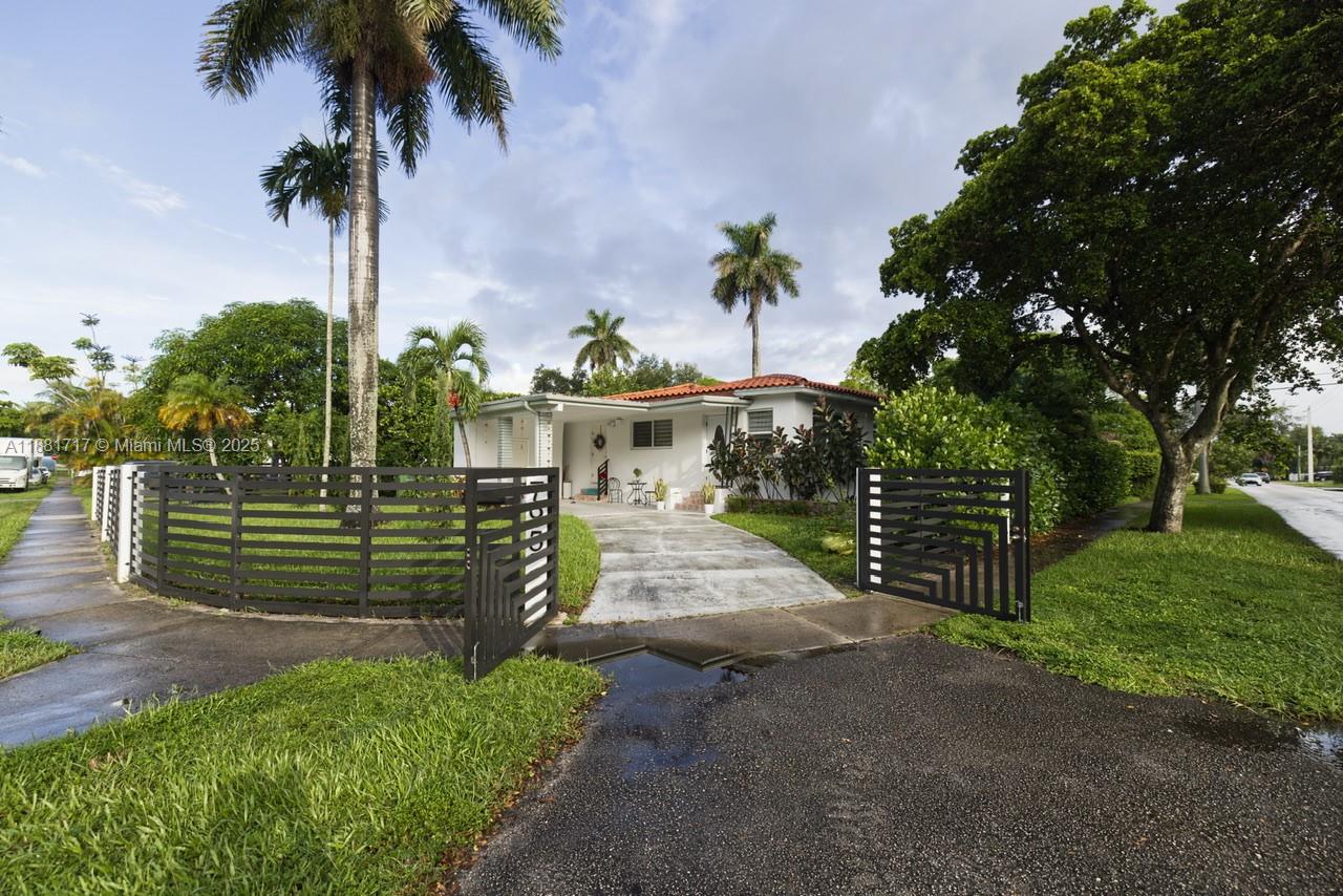 POINCIANNA MANOR SEC 4 - Residential