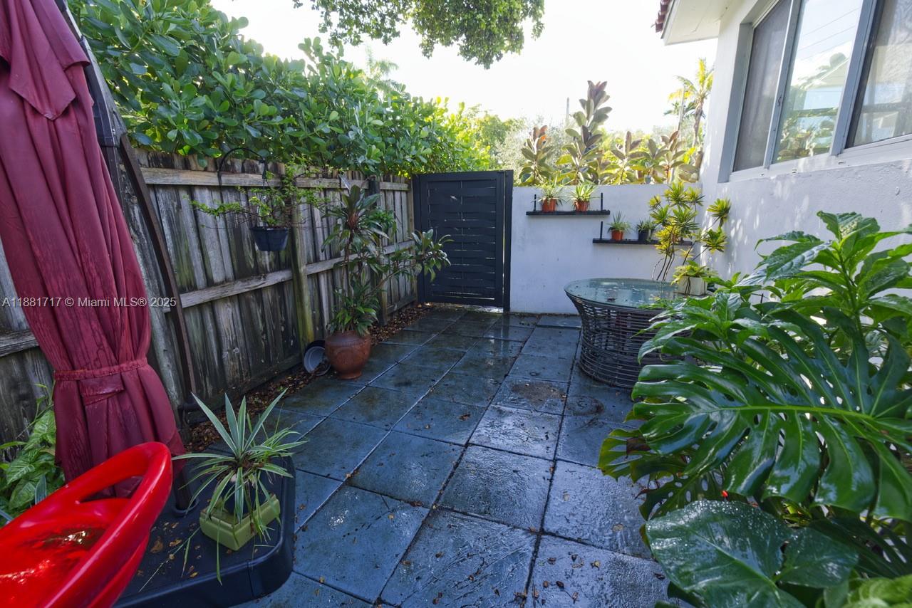 POINCIANNA MANOR SEC 4 - Residential