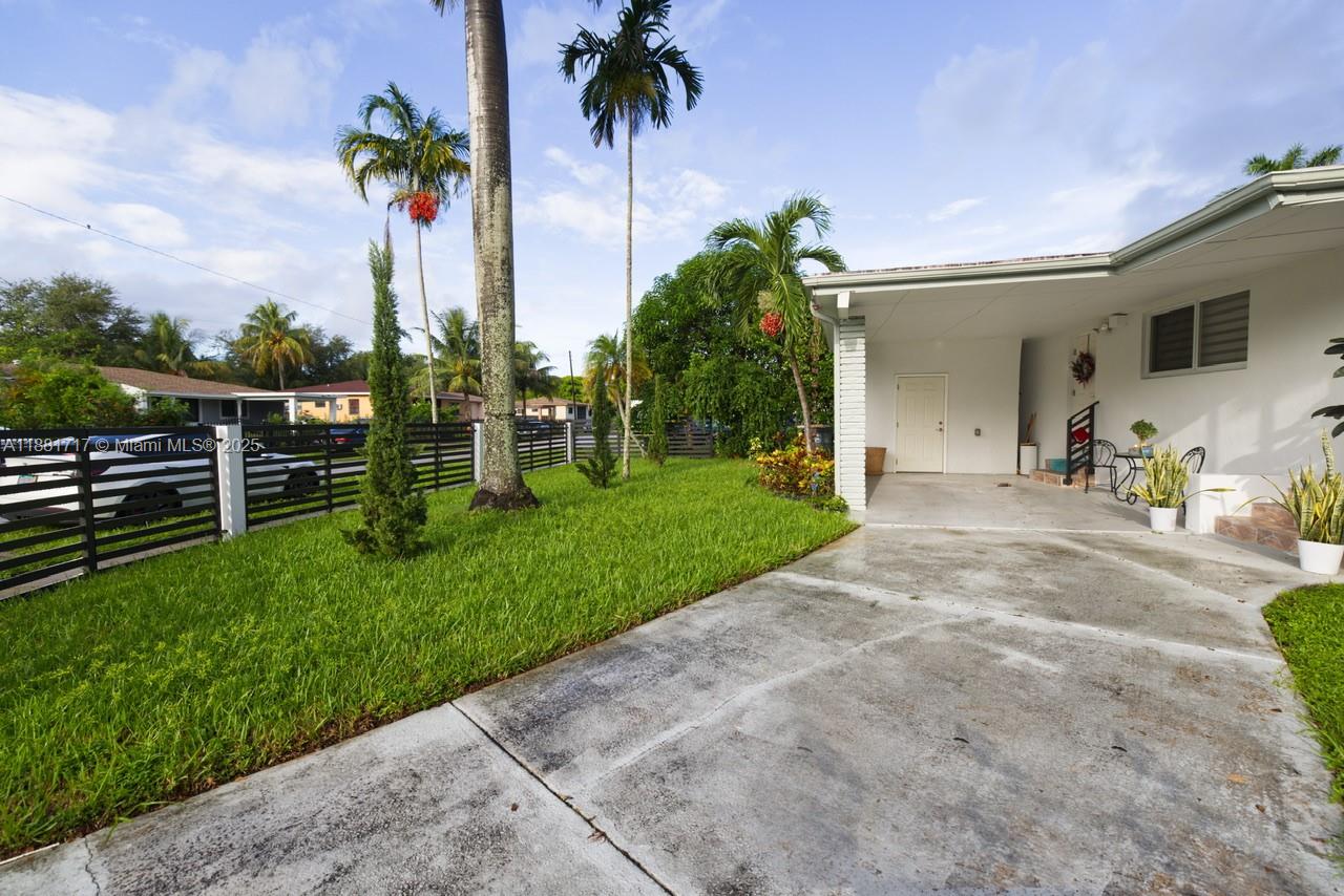 POINCIANNA MANOR SEC 4 - Residential