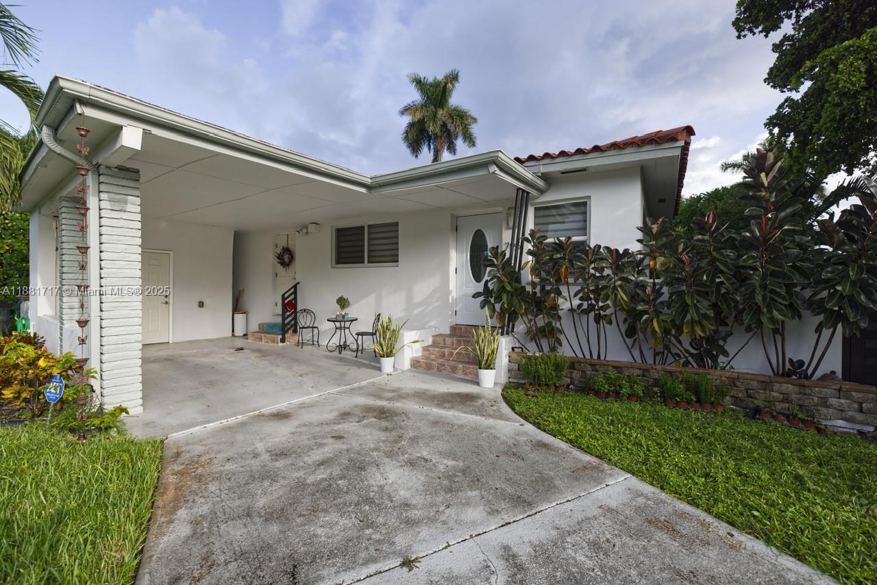 POINCIANNA MANOR SEC 4 - Residential