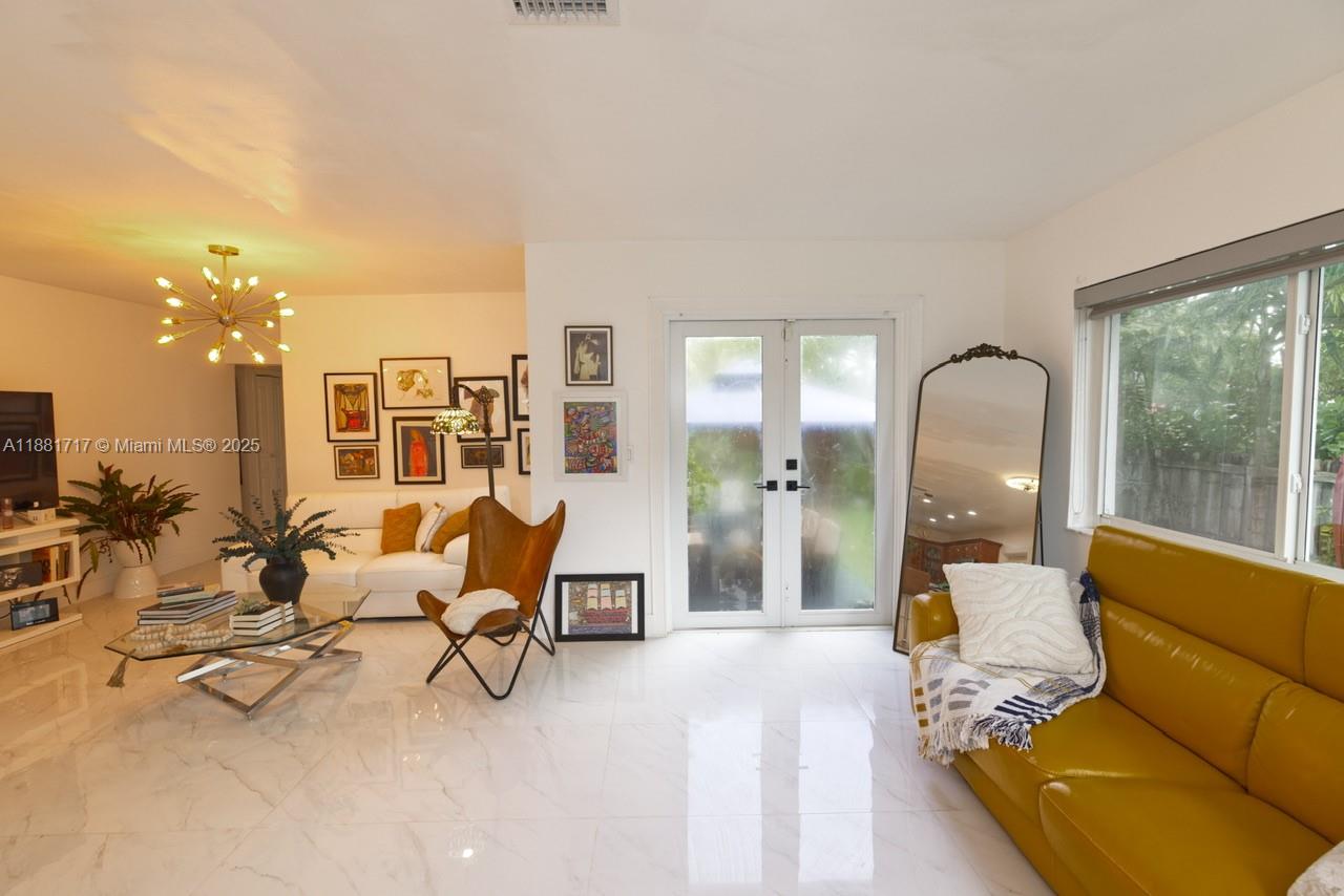 POINCIANNA MANOR SEC 4 - Residential