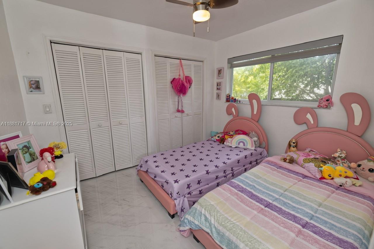 POINCIANNA MANOR SEC 4 - Residential