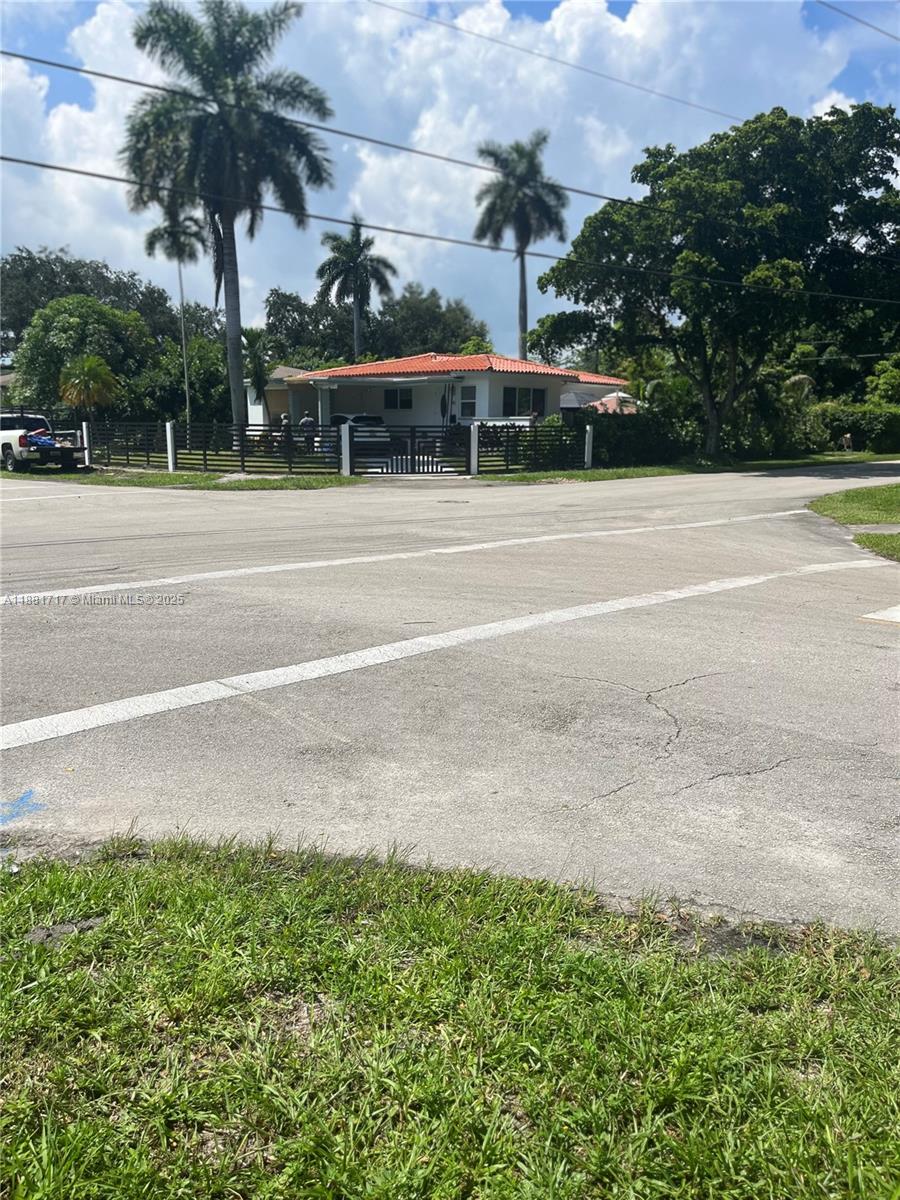 POINCIANNA MANOR SEC 4 - Residential