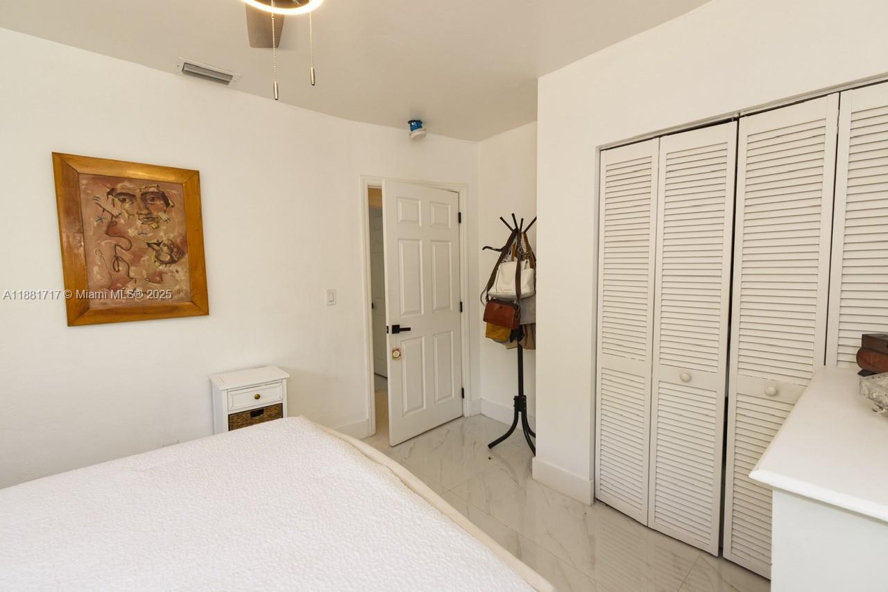 POINCIANNA MANOR SEC 4 - Residential