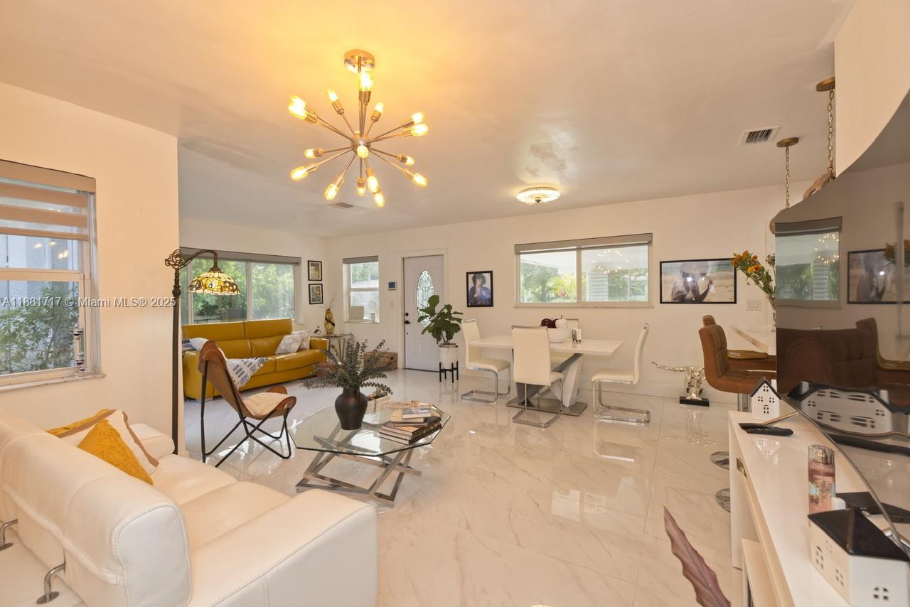 POINCIANNA MANOR SEC 4 - Residential