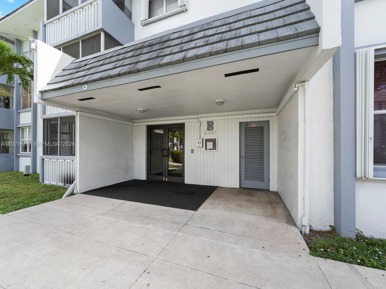 LUDLUM LAKE CONDO BLDG C - Residential