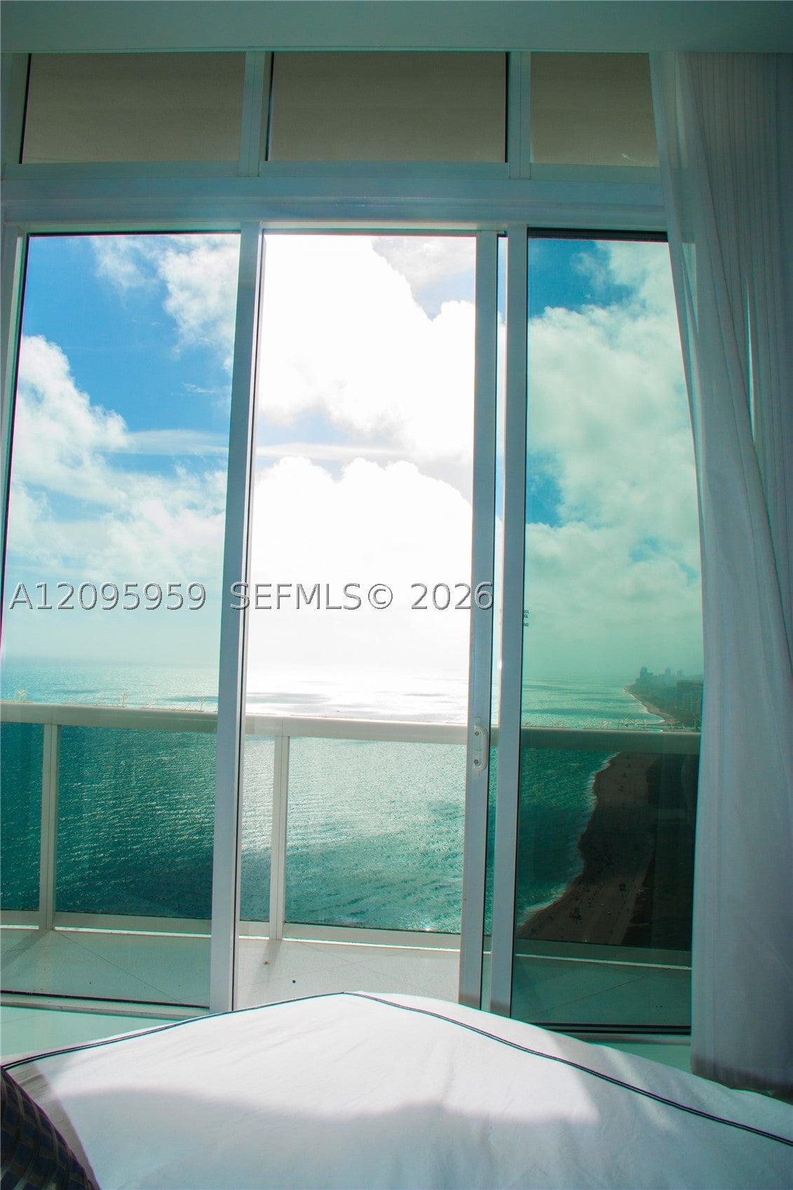 15811 Collins Ave 4306