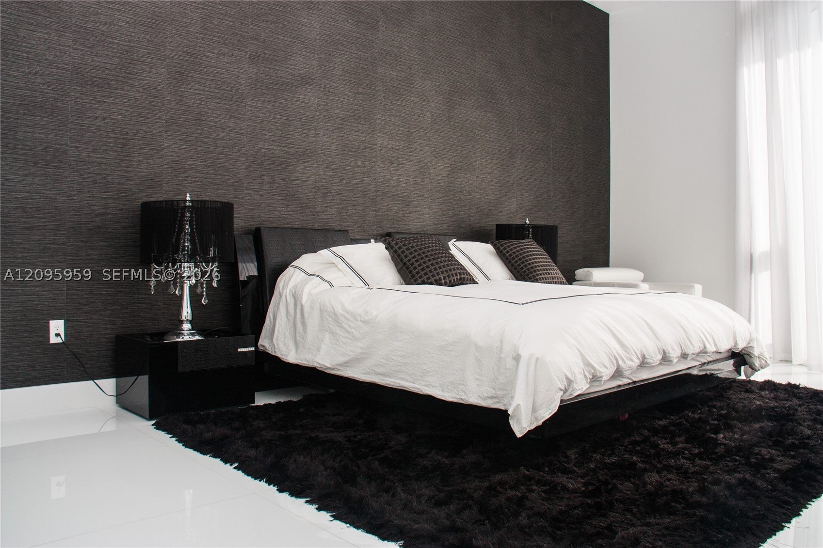 15811 Collins Ave 4306